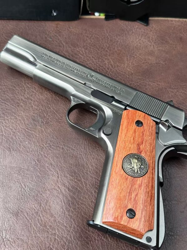 六代钨钢1911红木握把