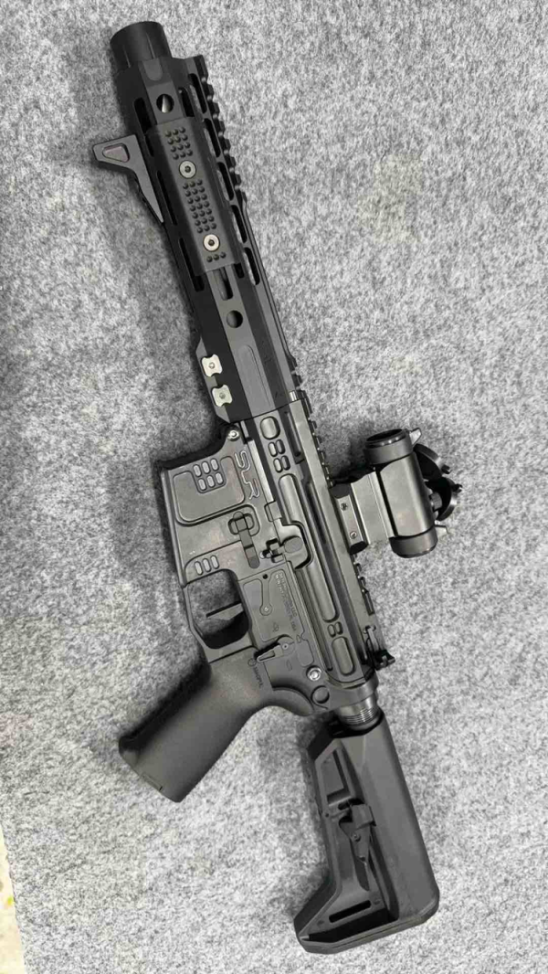 SLR暗夜精灵电动水宝宝玩具